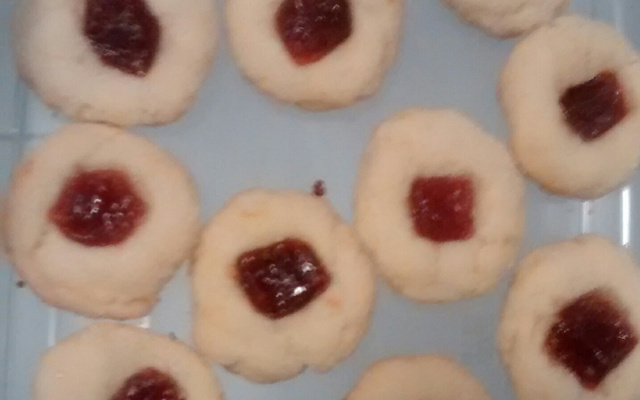 Biscoitinho amanteigado com goiabada