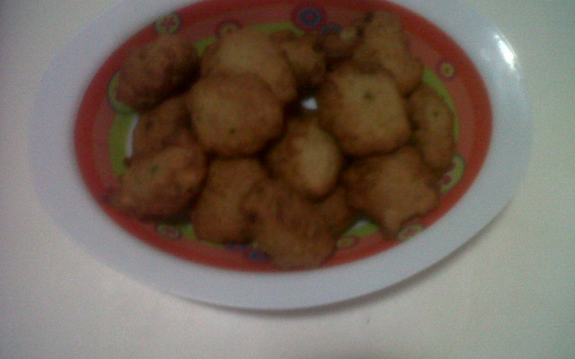 Bolinho de arroz com calabresa