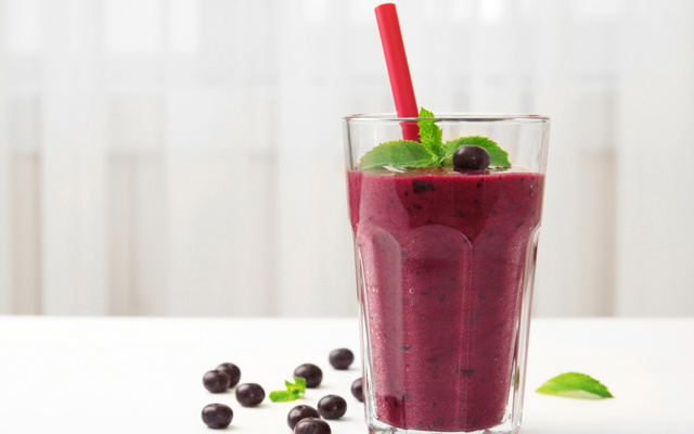 Batida de açaí com maçã e banana