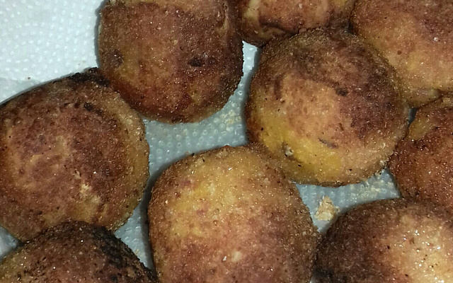 Bolinho de abóbora com carne de sol