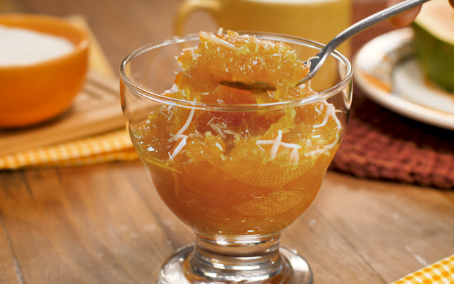 Doce de mamão verde com coco prático