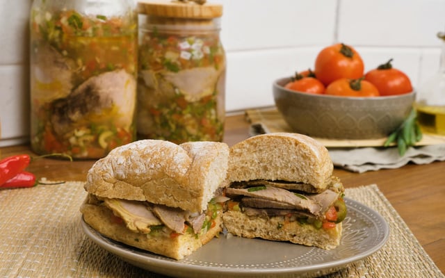 Lagarto em conserva com vinagrete (para comer com pão)