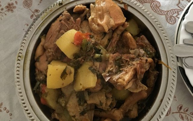 Frango caipira com batata