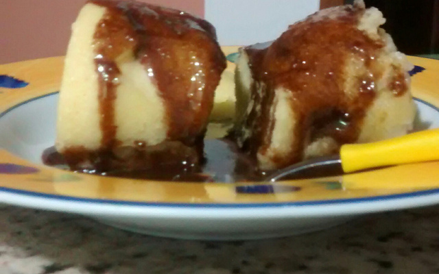 Bolo de baunilha na caneca