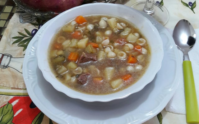 Sopa de legumes com carne
