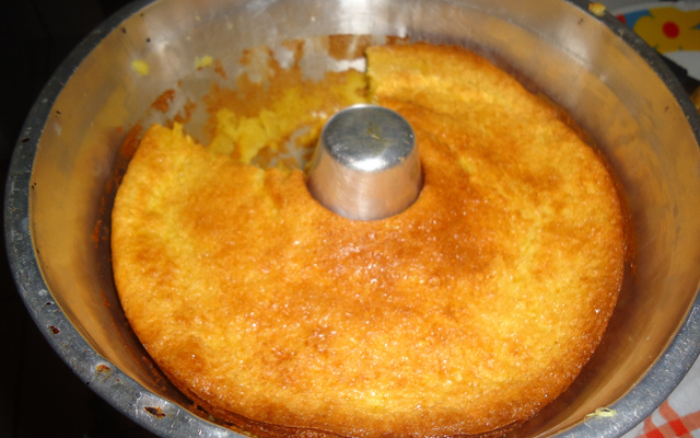 Bolo cremoso de milho verde