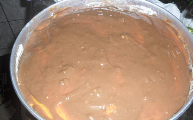 Bolo de cenoura recheado