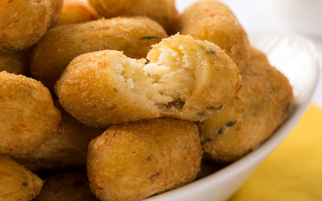 Bolinho de bacalhau saudável com aveia