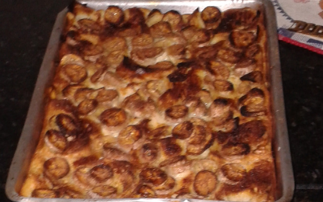 Torta de banana com pão velho