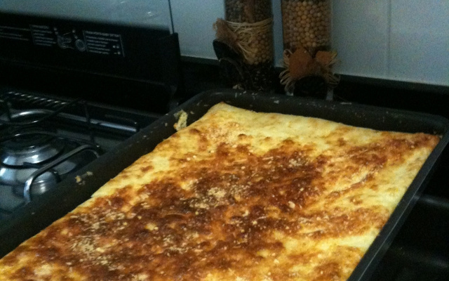 Joelho de tabuleiro (queijo e presunto)