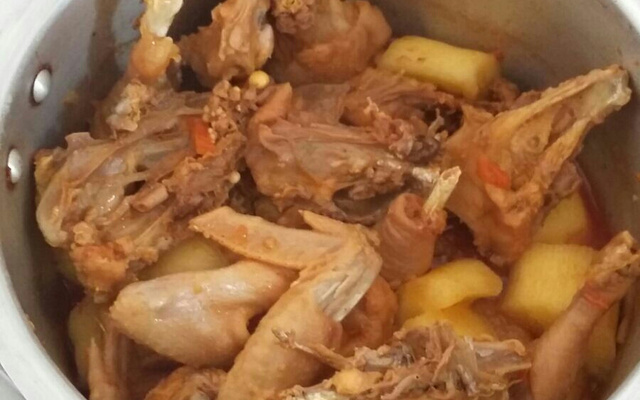 Frango com batata salsa