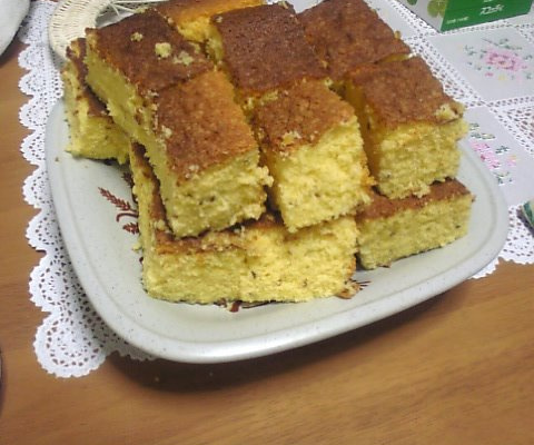 Bolo de fubá com erva doce