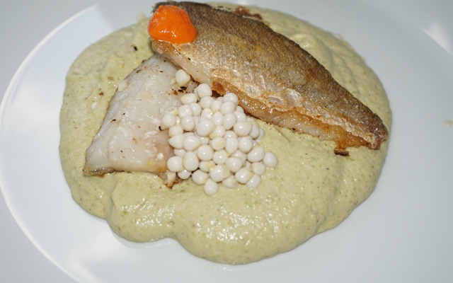 Purê de quiabo com filé de pescada branca