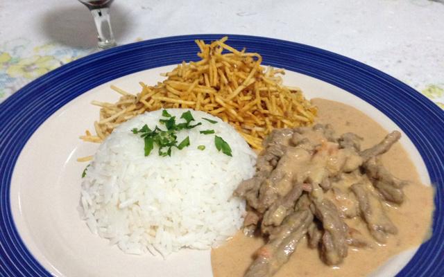 Estrogonofe com conhaque