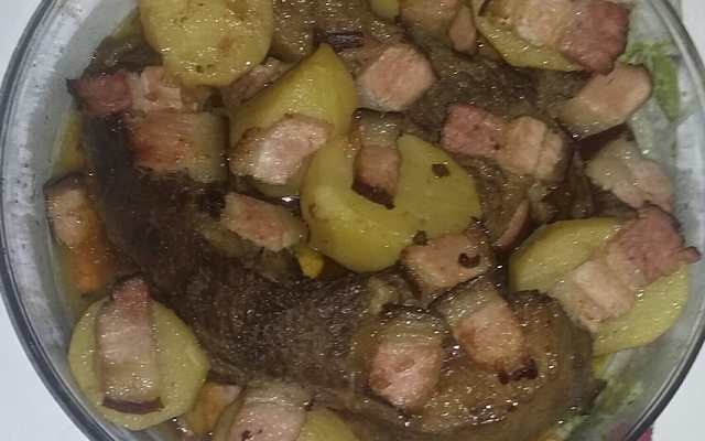 Peito bovino na pressão e gratinado