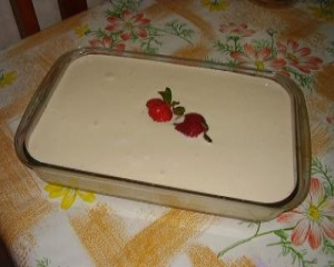 Pavê de morangos da Rê