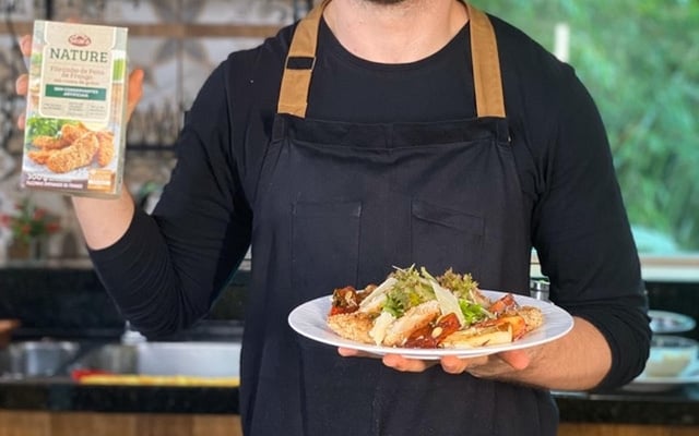 Salada caesar saudável com frango