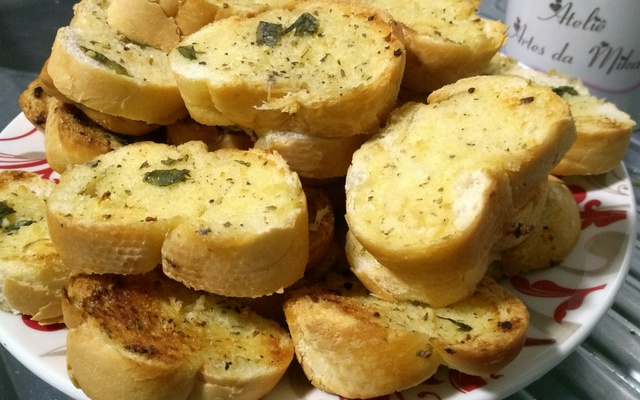 Pão torrado temperado