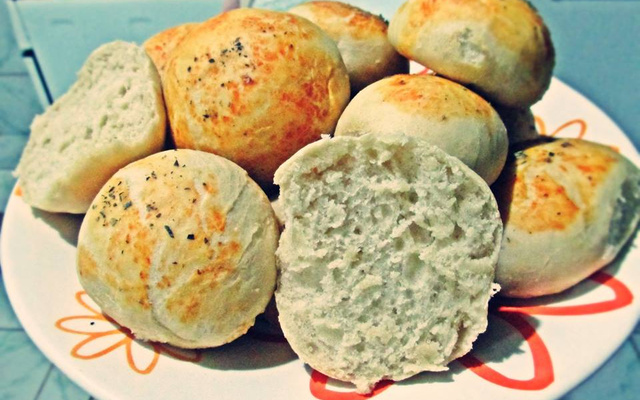 Pão de cebola vegano