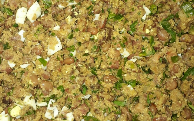 Feijão tropeiro mineiro