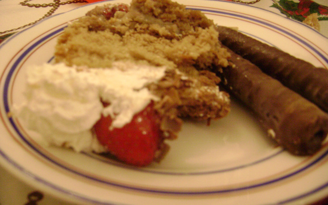 Bolo de chocolate e morango com Twix