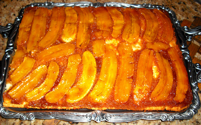 Bolo de banana caramelada