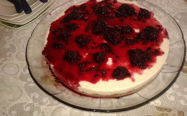 Cheesecake rápida de ricota com geléia