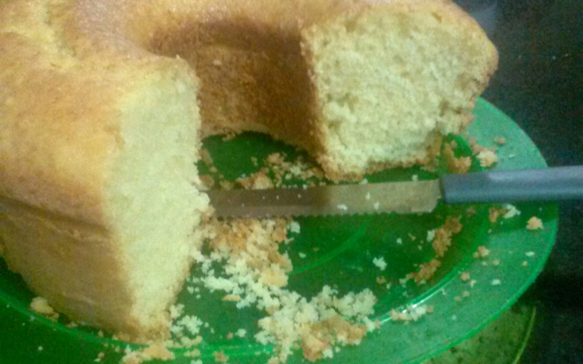 Bolo de iogurte rápido e fácil