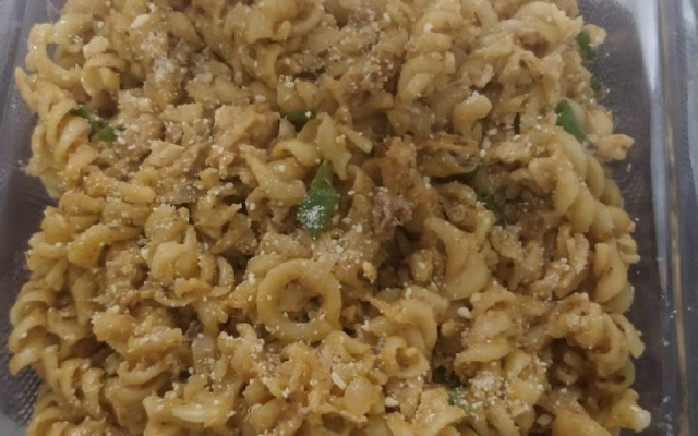 Macarrão com sardinha Edbru