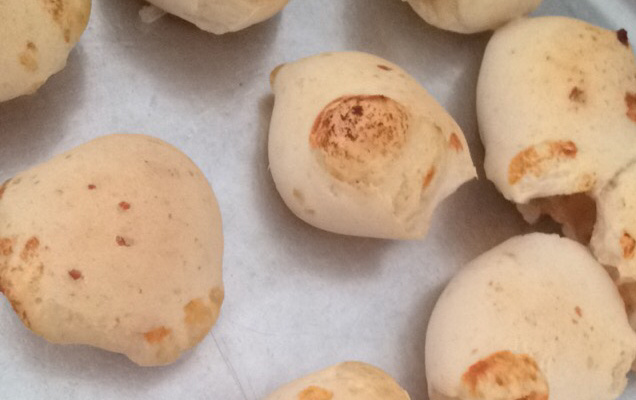 Pão de queijo fácil, rápido e prático