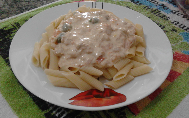 Macarrão ao molho de atum - rápido e saboroso