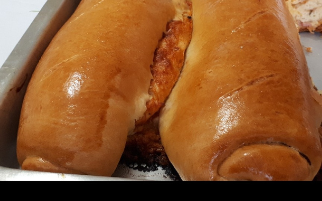 Pão salgado recheado