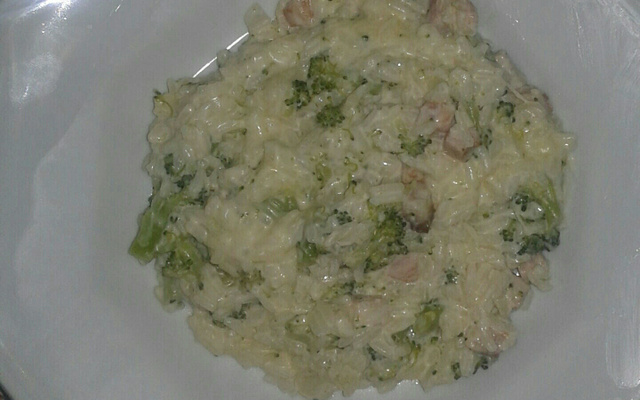 Risoto de brócolis, arroz comum e bacon