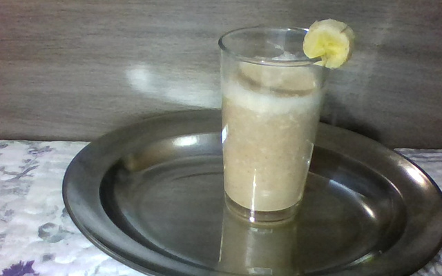 Vitamina de banana com mamão e laranja