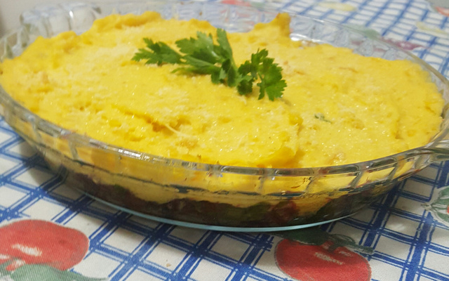 Escondidinho de carne seca com mandioquinha