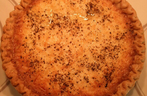 Torta de queijo com manjericão