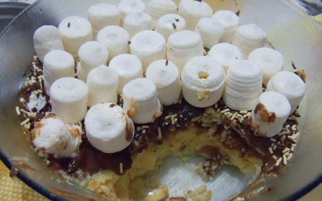 Pavê de suspiro gostosura