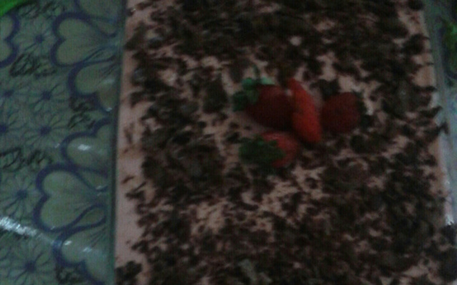 Pavê mousse de morango e chocolate da Taí