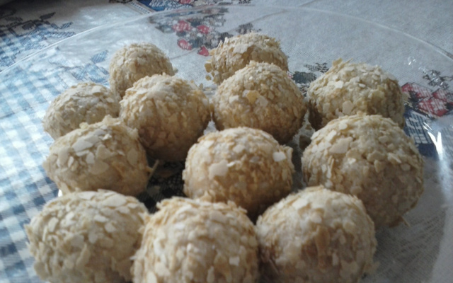 Docinhos fáceis de leite condensado com farinha láctea