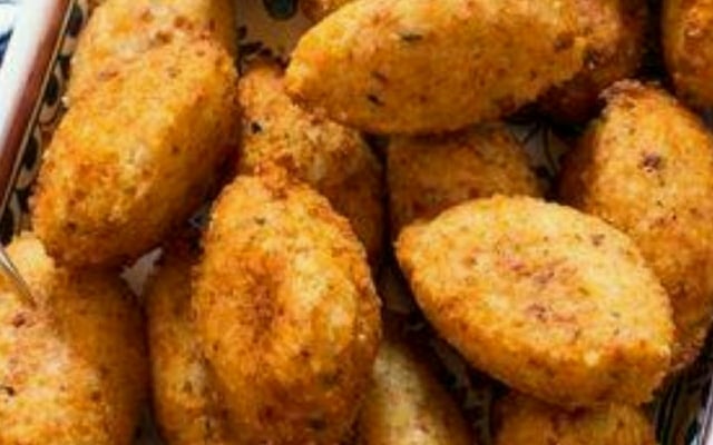 Bolinhos de arroz com mandioca recheado