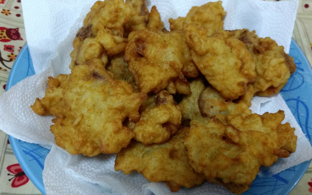 Bolinho de arroz com calabresa