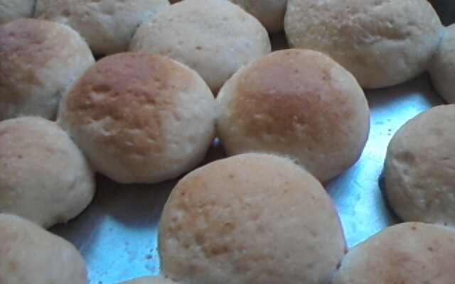 Pão de batata e nata recheado