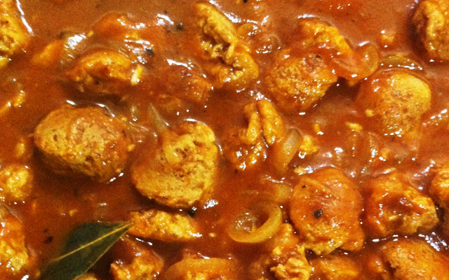 Almôndegas de soja com molho de tomate