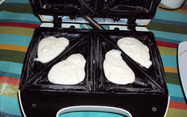 Biscoito de polvilho na sanduicheira