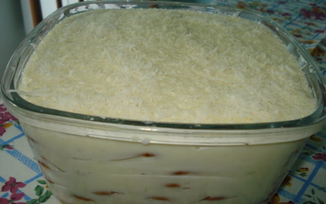 Pavê de leite condensado simples e econômico