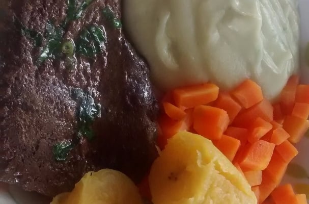 Purê de inhame com cebolinha