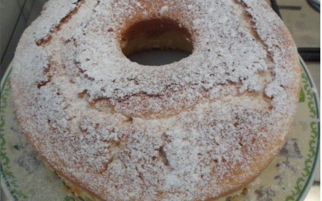 Bolo de leite de coco