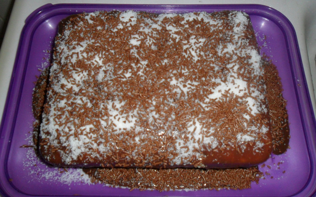 Bolo de leite condensando com coco