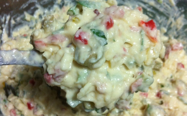 Pão de azeitonas e parmesão