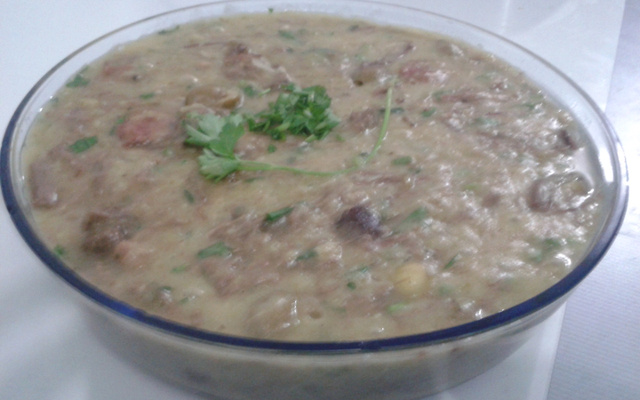 Caldo de mandioca à moda mineira